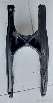 Ktm duke 890r zadná kyvná vidlica - 4