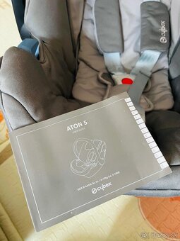 Autosedačka Cybex Aton 5 so základňou - 4