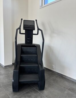 Technogym Artis Step Black edit- schodový trenažer - 4