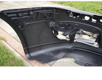 Predny Gti naraznik pre VW Golf 5 - 4