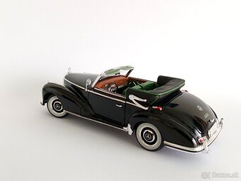 1:18 Mercedes-Benz 300 SC - 4
