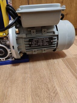 Elektrická loupačka kabelů 180W - 4