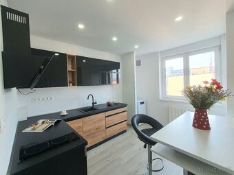 MODERNÝ BYT S PANORAMATICKÝM VÝHĽADOM NA MALÉ KARPATY - 4