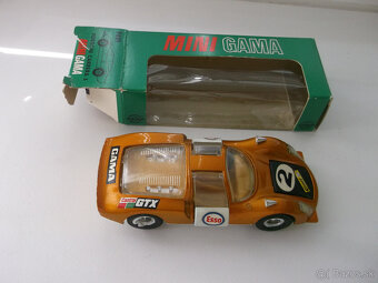 pretekarske auticka PORSCHE v 1:43 - 4