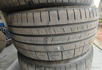 Pirelli P Zero 235/35R19 - 4