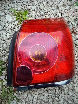 Predám zadné svetlo Toyota Celica Yaris Corolla Auris Avensi - 4
