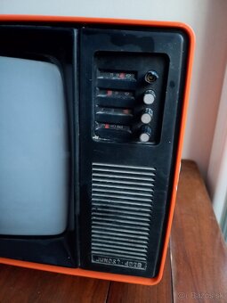 TV JUNOSŤ 402 BC cena 30 € - 4