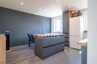 REZERVOVANÉ - Priestranný dvojizbový tehlový byt - 69 m2... - 4