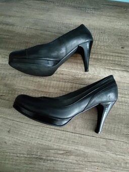 Čierne kožené lodičky č. 37 - 4