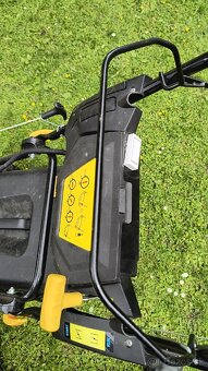 Kosačka s pojazdom a elektrickým štartérom - 4