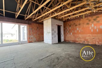 Slnečná priestranná 4i vila vo Voderadoch s 2-garážou - 4