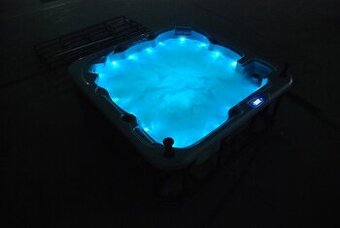 Vírivka/jacuzzi TOKIO 200x200x88 kaďa - 4