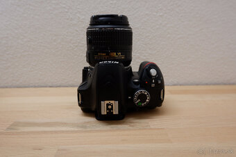 Nikon 3200 Top stav + 18-55mm - 4