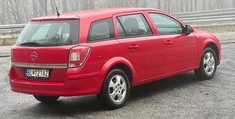 Opel Astra H 1.6l 85kW r.v 2011 - 4