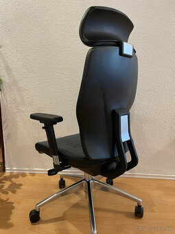 kancelárske kreslo / kancelárska stolička - stála vyše 300 € - 4