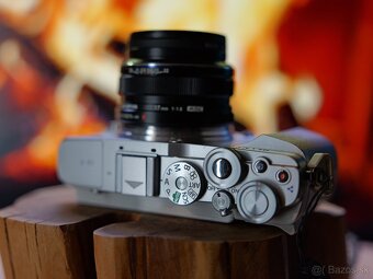 Olympus PEN E-P7 + 17mm f/1.8 - 4