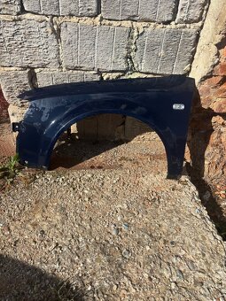 Audi A4 B6 ľavý predný blatník - 4