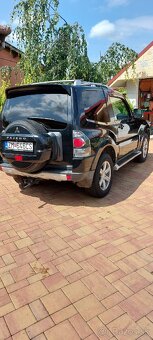 Mitsubishi Pajero - 4