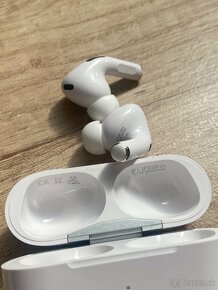 Apple AirPods pro (2nd generation) - 4