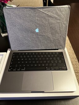 MacBook Pro 14inch - novy - 4
