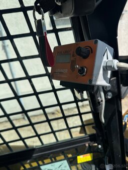 Caterpillar 226B2 so základnou lopatou.Výmením za nosič kont - 4