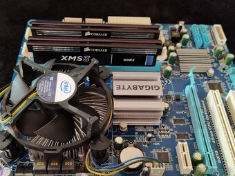 Gigabyte GA-EG41MFT-US2H (rev. 1.4)/CPU+8GB DDR3 - 4