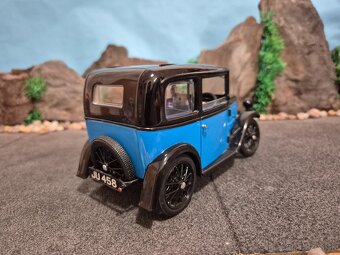 Prodám model 1:18 Austin 7 DeLuxe saloon 1932 - 4