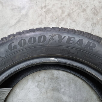 Zimné pneumatiky 235/55 R17 GOODYEAR - 4
