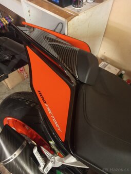 Aprilia Tuono V4 1100RR - 4