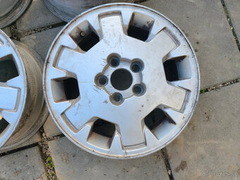 Volvo V70 XC P80 - originál 15" alu disky - 4
