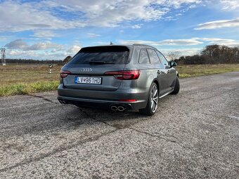 Audi S4 - 4