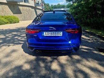 Ponúkam Jaguar XE--R 2 ,0 D  4x4 - 4