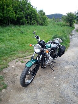 Triumph Bonneville - 4