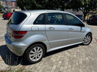 Mercedes Benz B200 - 4