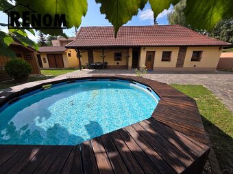 Zrekonštruovaný dom s bazénom a letnou kuchynkou - 4