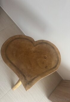 Masívny stolík „SRDCE“ – ručná výroba, originálny kus - 4