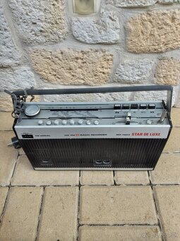 Staré radio na kazety. - 4