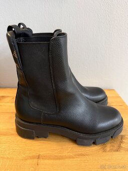 Čierne prechodné topánky Guess - 4