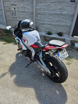 HONDA CBR 1000 RR - 4