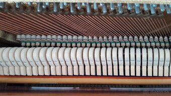 Pianíno (klavír)  - Petrof  Chippendale. - 4