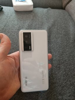 Poco F5 Pro 12/256 GB - 4