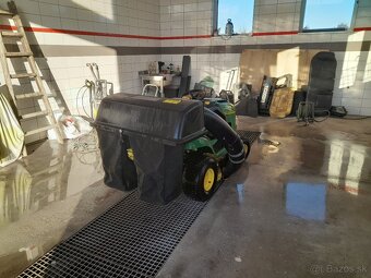 Traktorov kosačka John Deere L111 - 4