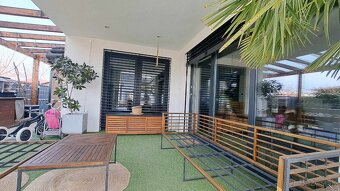 Exkluzívne predáme krásny moderný 5 izb. RD vo Veľkom Kýre - 4