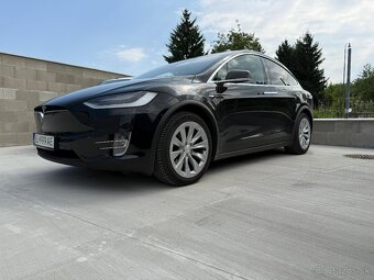 Tesla Model X - 4