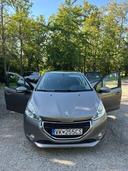 Peugeot 208 - 4