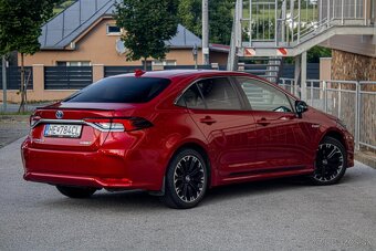 Toyota Corolla sedan 1.8 Hybrid e-CVT Style Tech - 4