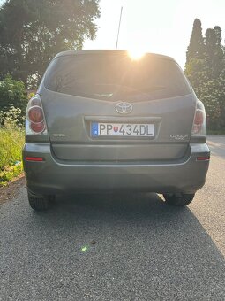 Toyota Corola Verso - 4