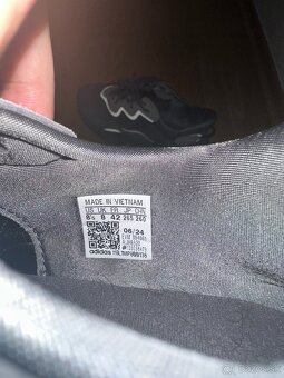 adidas OZWEEGO - 4