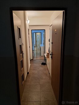 PREDÁM PRIESTRANNÝ 2 IZBOVÝ BYT VO VYHĽADÁVANEJ LOKALITE VO - 4