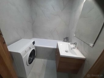 Krásna izba pre ženu v Centre pri Auparku 350 € - 4